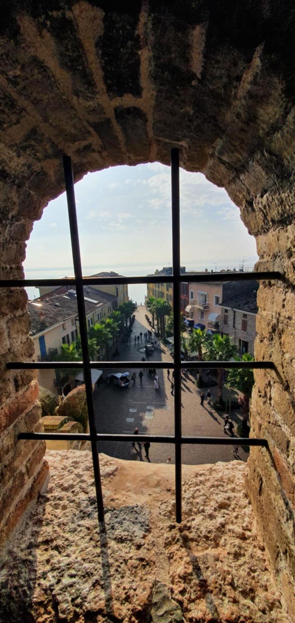 Апартаменти Sirmione4U - Domus By The Castle Екстер'єр фото